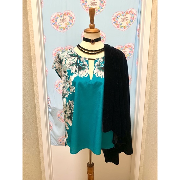 🌈 Beautiful Flower Art top - Picture 7 of 8